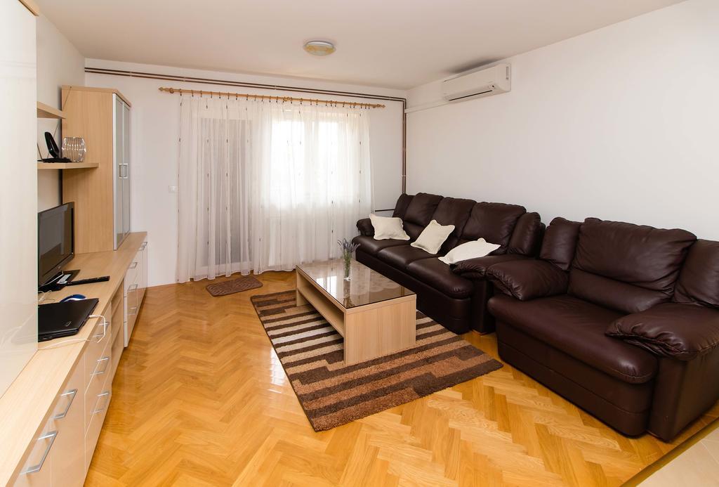 Apartment Peran Шибеник Екстер'єр фото